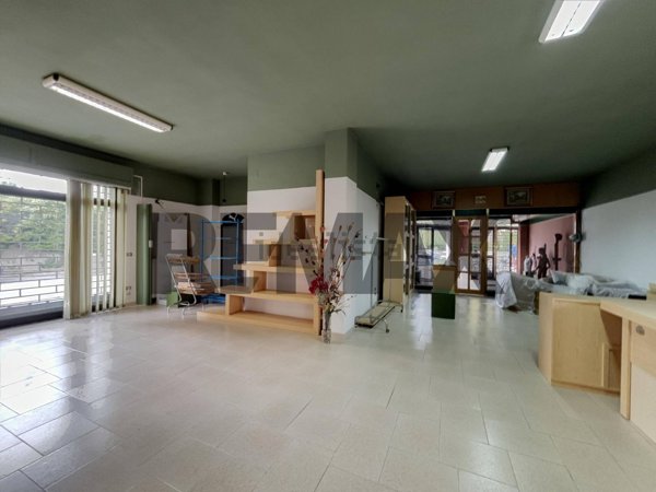 locale commerciale in vendita a San Vito Chietino in zona Sant'Apollinare