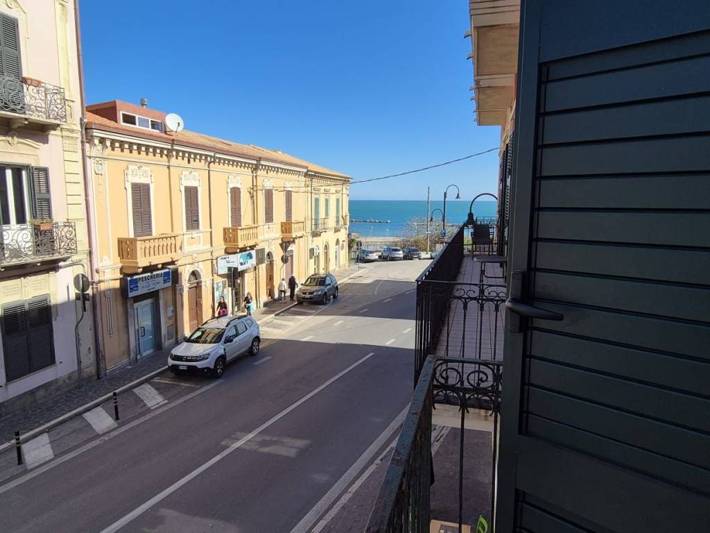 appartamento in vendita a San Vito Chietino in zona Marina di San Vito