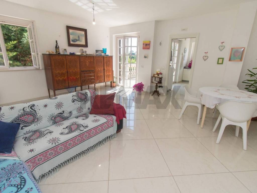 casa indipendente in vendita a San Vito Chietino in zona Marina di San Vito