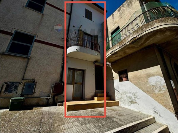 casa indipendente in vendita a San Vito Chietino in zona Sant'Apollinare
