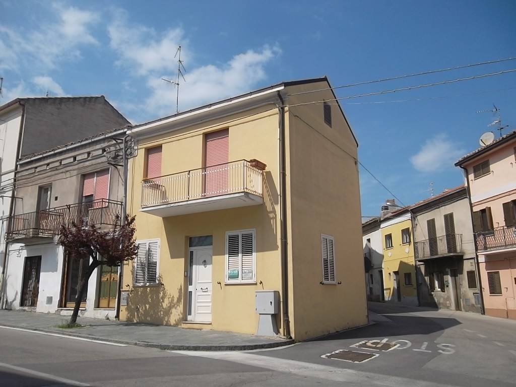 casa indipendente in vendita a Scerni