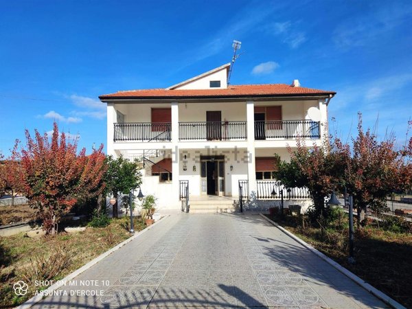 casa indipendente in vendita a Scerni