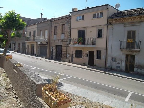 casa indipendente in vendita a Scerni