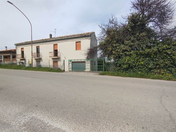 casa indipendente in vendita a Scerni in zona Piano dei Fiori