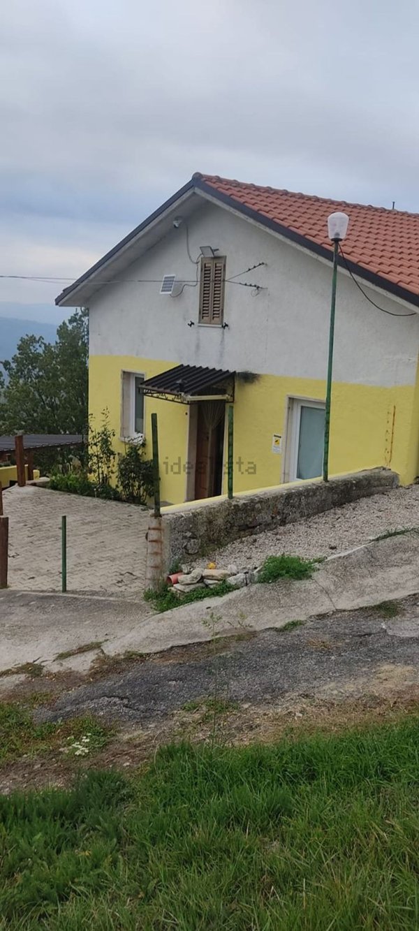 appartamento in vendita a Schiavi di Abruzzo in zona Taverna