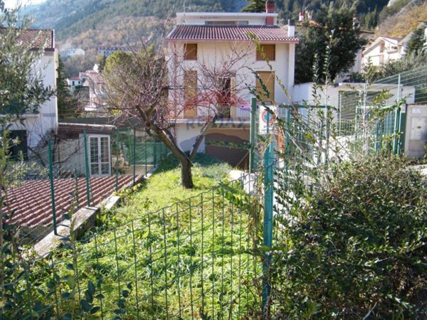 casa indipendente in vendita a Taranta Peligna