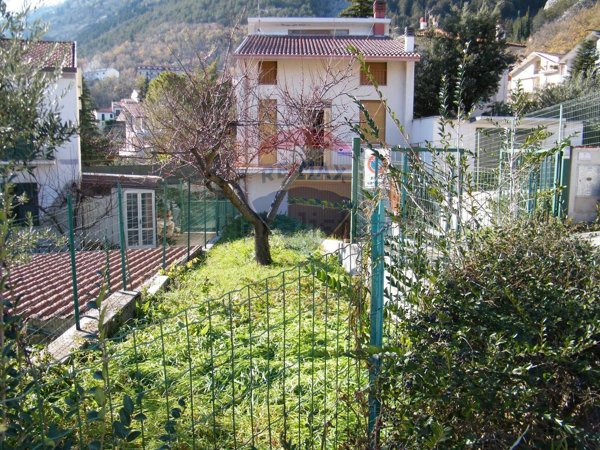 casa indipendente in vendita a Taranta Peligna