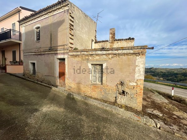 casa indipendente in vendita a Tollo