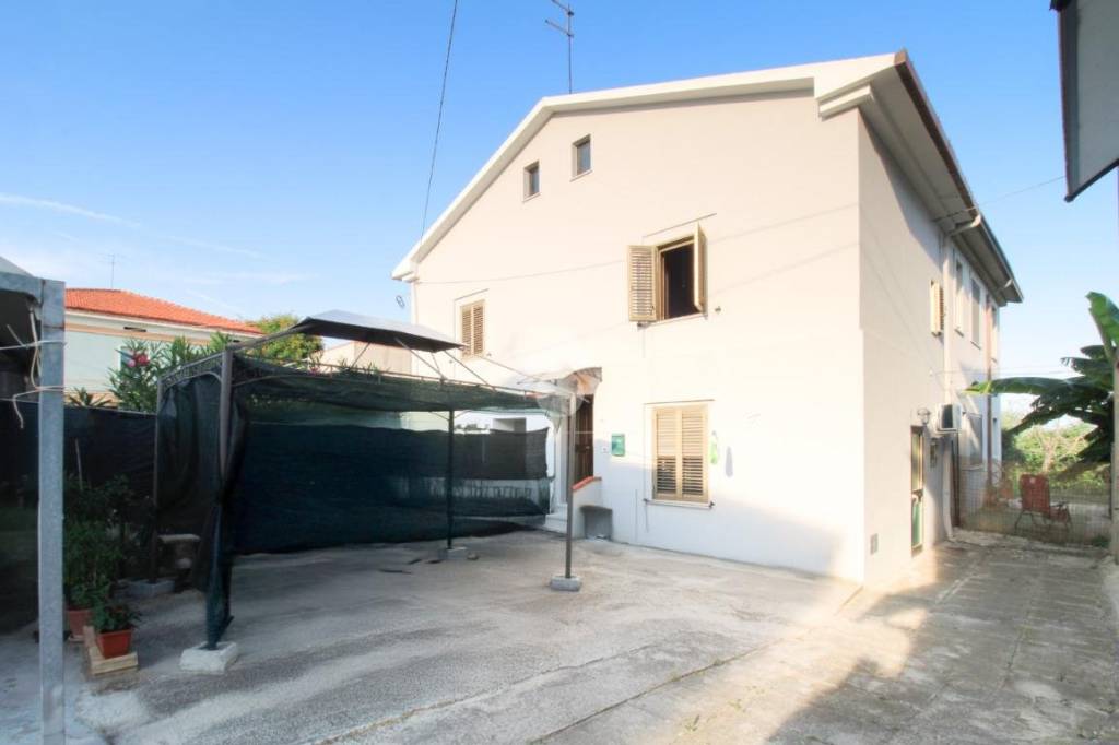 casa indipendente in vendita a Tollo in zona Sabatiniello