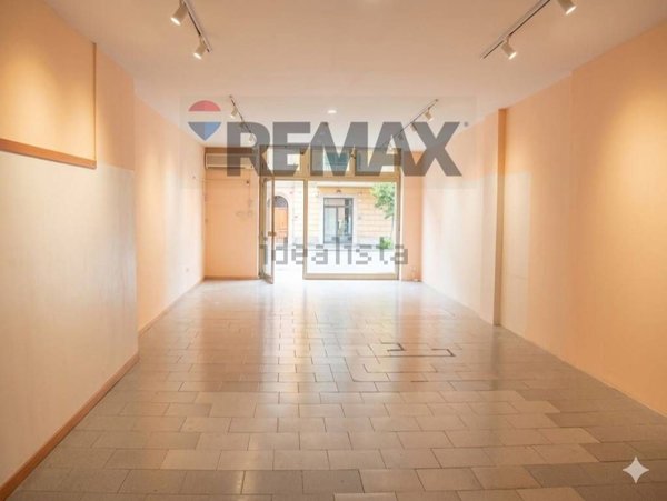 locale commerciale in vendita a Tollo