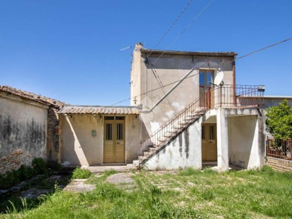 casa indipendente in vendita a Tollo