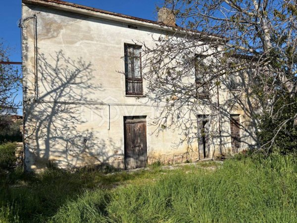 casa indipendente in vendita a Tollo in zona Macchie