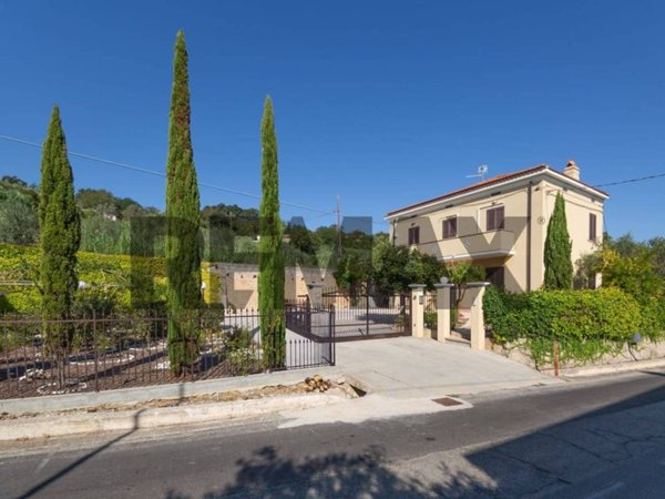 casa indipendente in vendita a Tollo in zona Venna