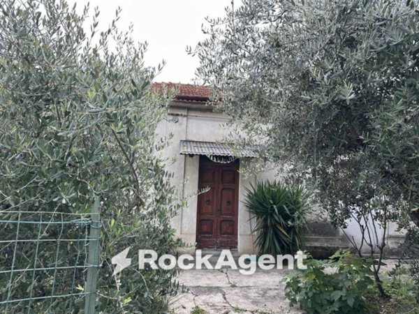 casa indipendente in vendita a Tollo in zona Macchie