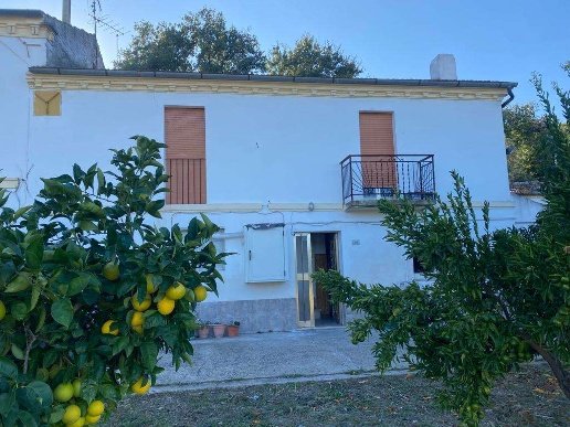 casa indipendente in vendita a Torino di Sangro in zona Colle Longo