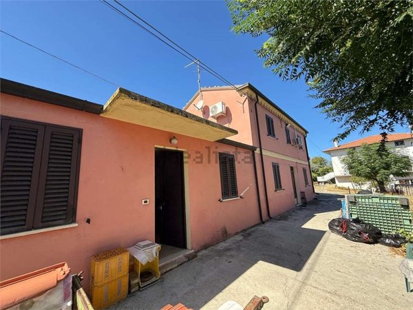 casa indipendente in vendita a Torino di Sangro in zona Colle Longo