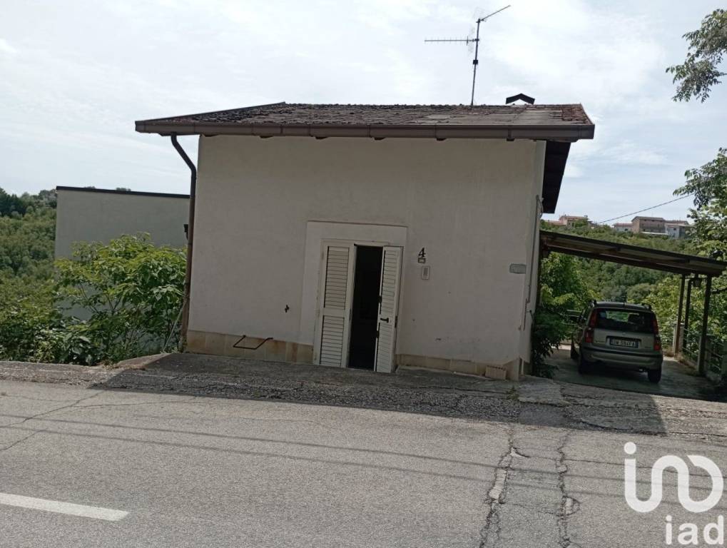 casa indipendente in vendita a Tornareccio