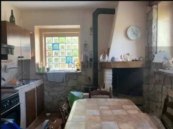 casa indipendente in vendita a Tornareccio