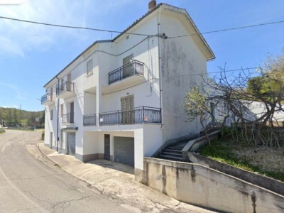 casa indipendente in vendita a Tornareccio