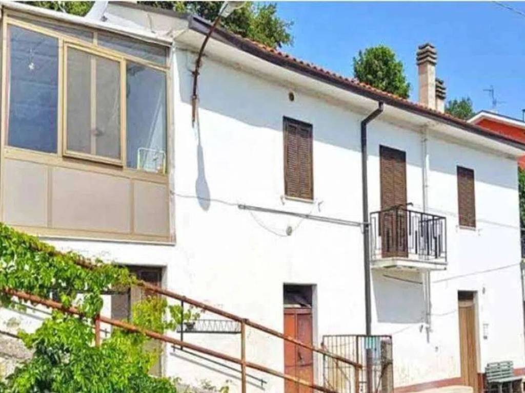casa indipendente in vendita a Tornareccio