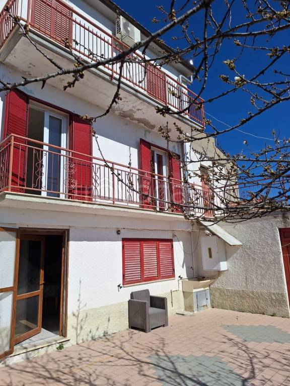 casa indipendente in vendita a Tornareccio