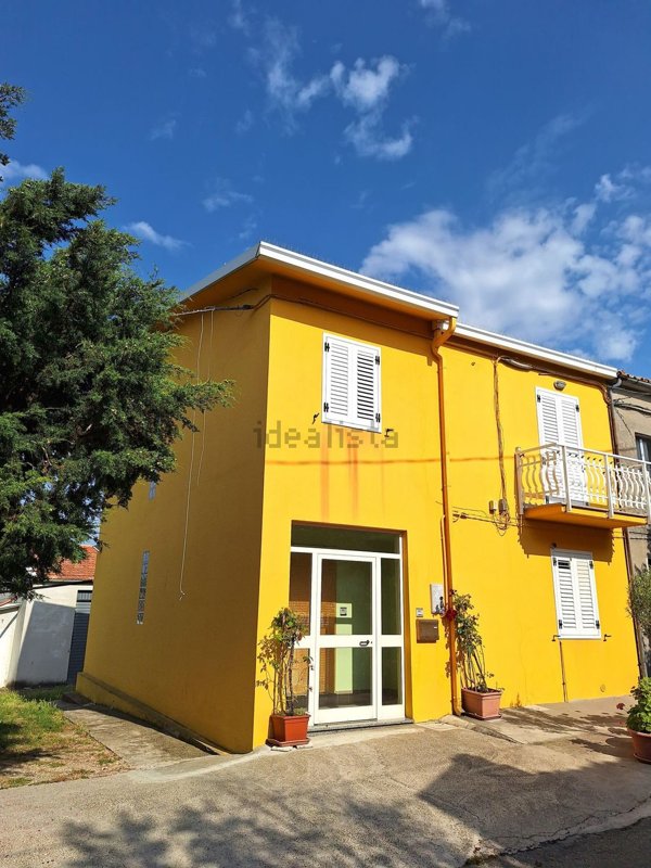 casa indipendente in vendita a Tornareccio