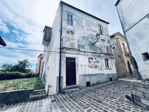 casa indipendente in vendita a Tornareccio