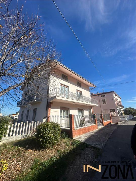 casa indipendente in vendita a Tornareccio