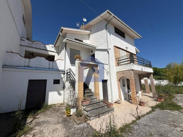 casa indipendente in vendita a Tornareccio in zona San Giovanni