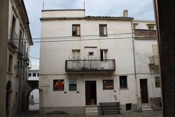 casa indipendente in vendita a Tornareccio