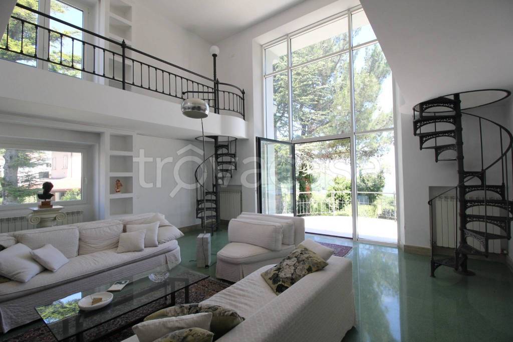 casa indipendente in vendita a Torrebruna