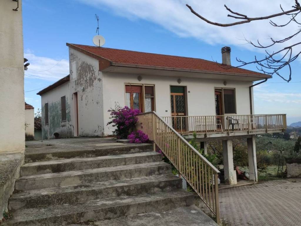 casa indipendente in vendita a Torrevecchia Teatina in zona Castelferrato