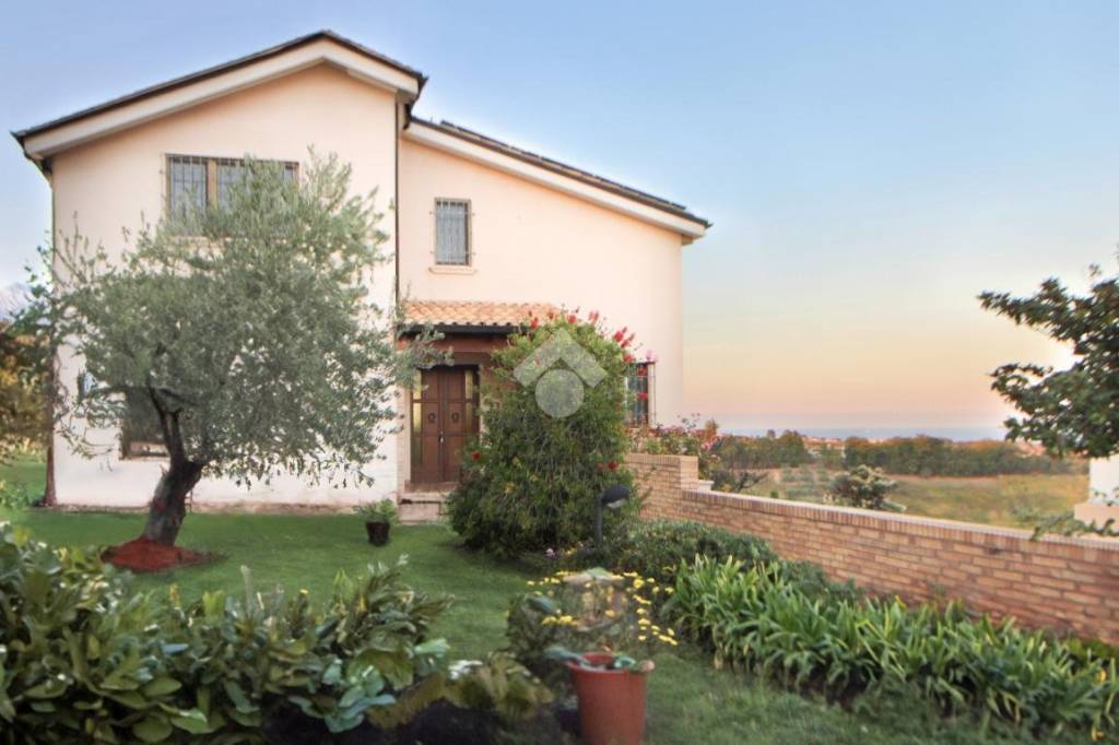 casa indipendente in vendita a Torrevecchia Teatina