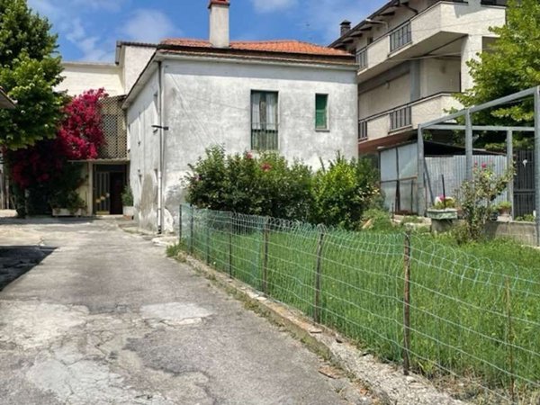 casa semindipendente in vendita a Torrevecchia Teatina in zona Castelferrato