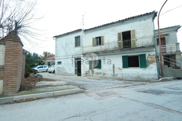 casa semindipendente in vendita a Torrevecchia Teatina