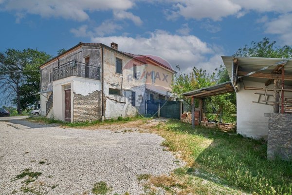 casa indipendente in vendita a Torrevecchia Teatina