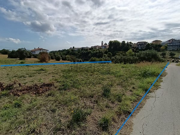 terreno edificabile in vendita a Torrevecchia Teatina