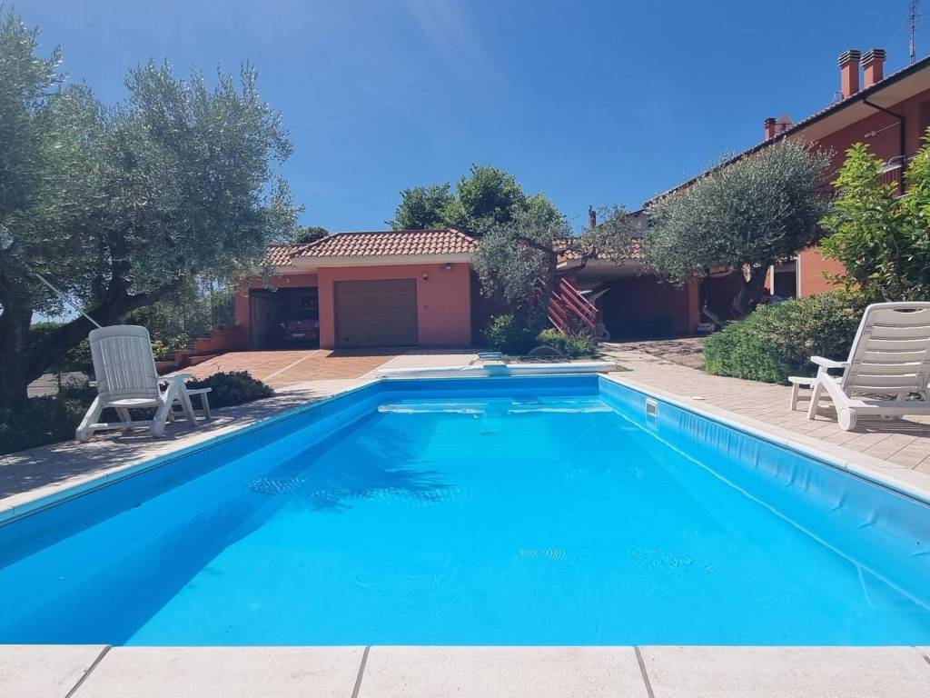 casa indipendente in vendita a Torrevecchia Teatina in zona Castelferrato