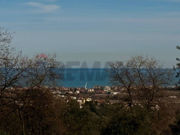 terreno edificabile in vendita a Torrevecchia Teatina