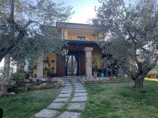 casa indipendente in vendita a Torrevecchia Teatina