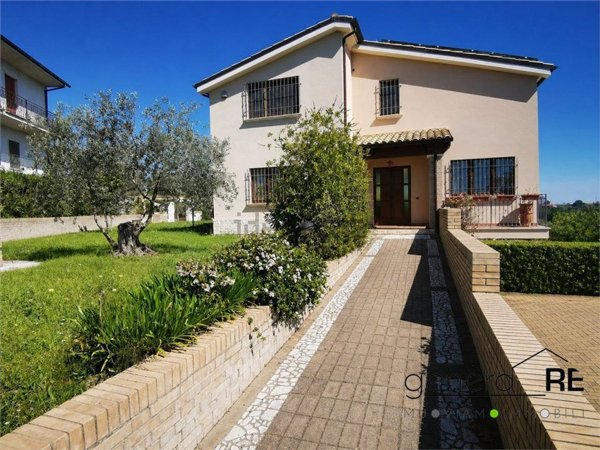 casa indipendente in vendita a Torrevecchia Teatina