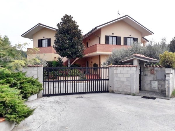 casa indipendente in vendita a Torrevecchia Teatina