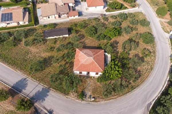 casa indipendente in vendita a Torrevecchia Teatina in zona Torremontanara