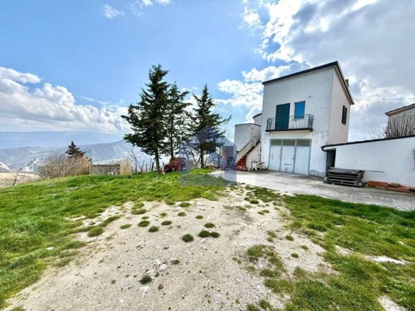 casa indipendente in vendita a Torricella Peligna in zona Colle Zingaro