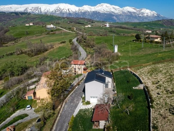 casa indipendente in vendita a Torricella Peligna in zona Colle Zingaro