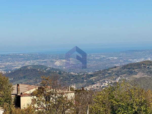 casa indipendente in vendita a Torricella Peligna