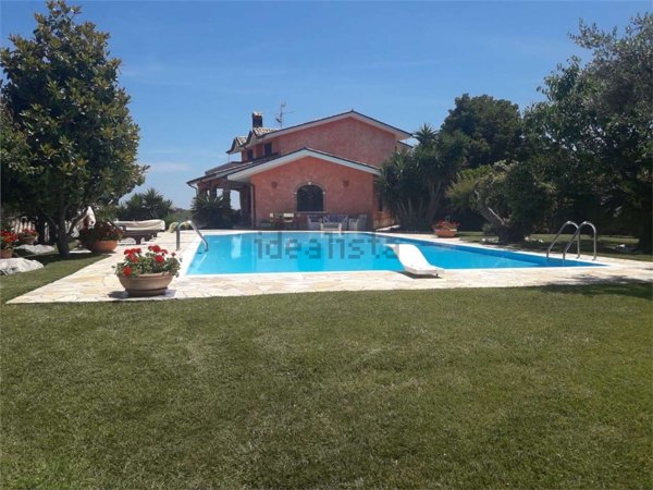 casa indipendente in vendita a Treglio