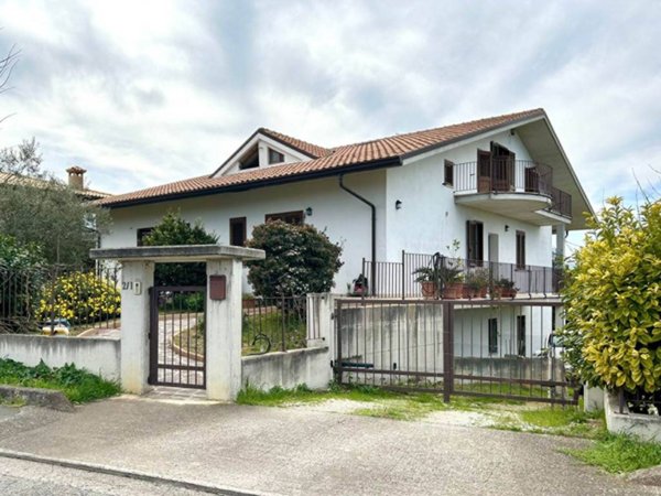 casa indipendente in vendita a Treglio