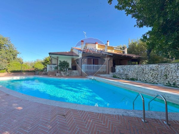 casa indipendente in vendita a Treglio