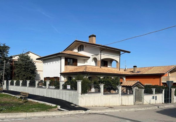 casa indipendente in vendita a Treglio